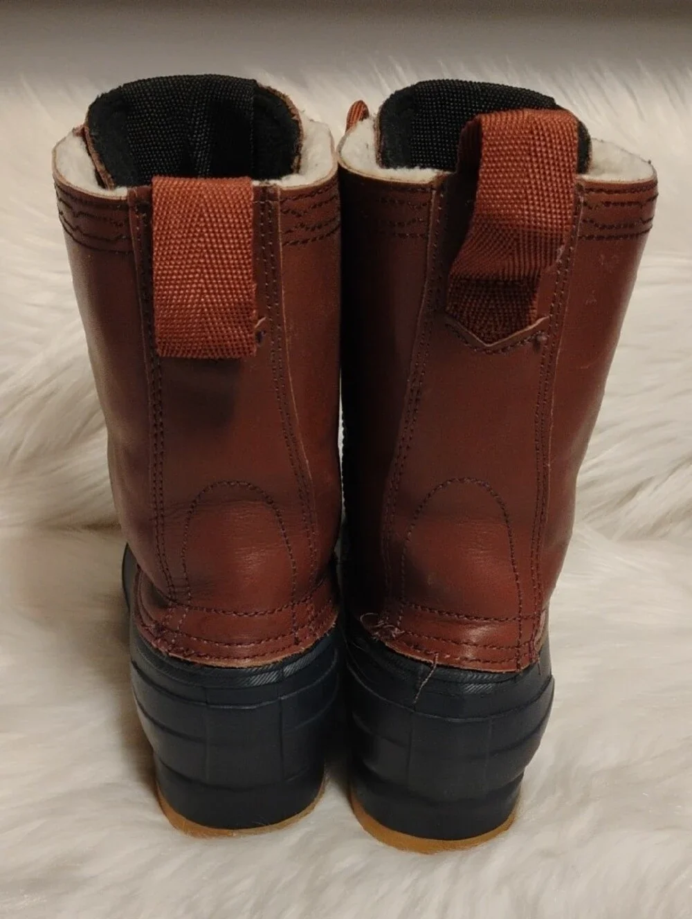 Hunter lace up